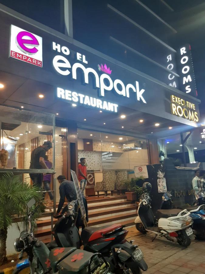 Empark Hotel Bangalore Exterior photo